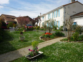 Hotels in Beaulieu-Sur-Sonnette